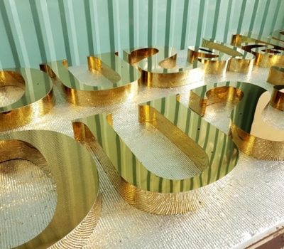 Quy Trình & Tiêu Chuẩn Gia Công Chữ Inox Chuẩn Kỹ Thuật