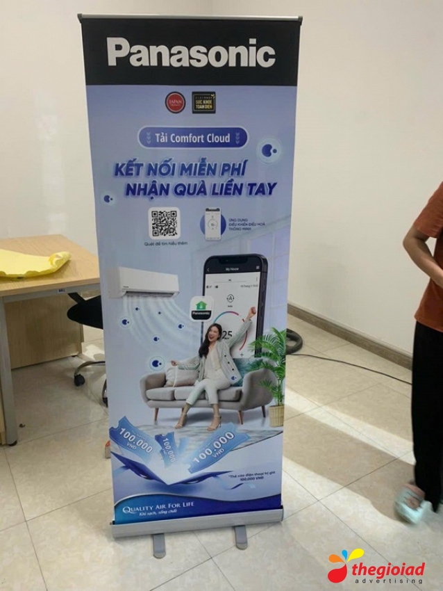 Standee cuốn nhôm