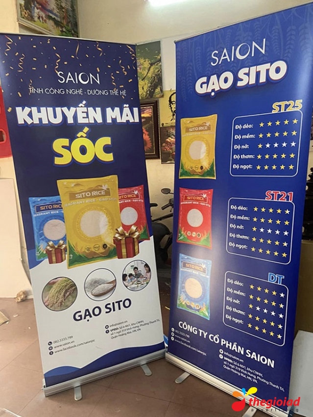 Standee cuốn nhôm