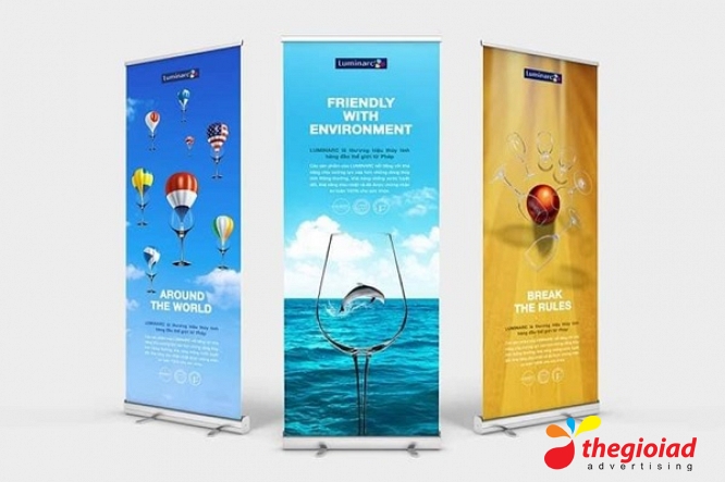 Standee cuốn nhôm