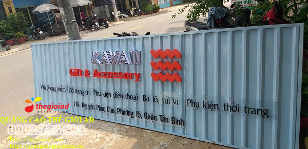 bảng hiệu chữ nổi mica 