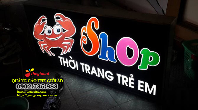 bảng hiệu quần áo trẻ em