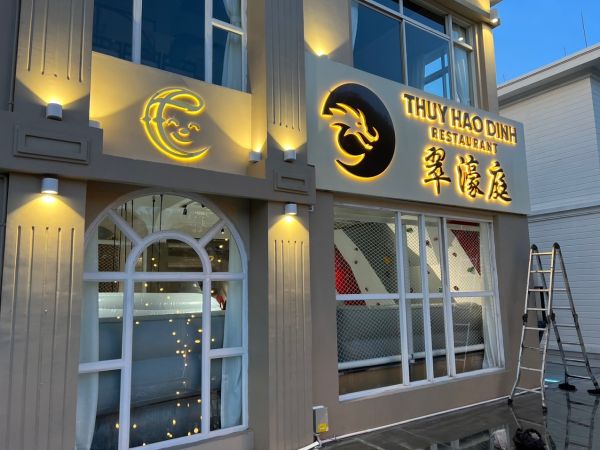 Hình ảnh bảng hiệu trong thư viện công trình Thế Giới AD